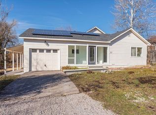 322 E Jessie St, Mount Shasta, CA 96067