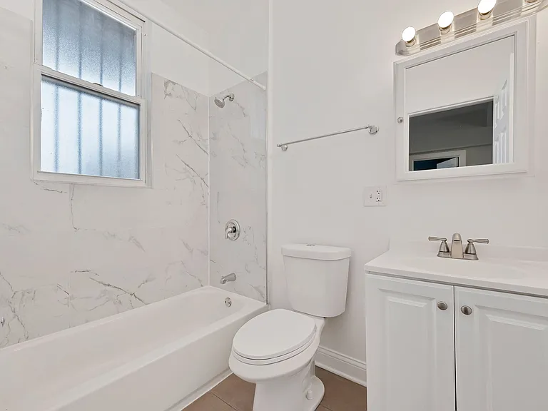 5451 S Justine St #2 — Photo 4