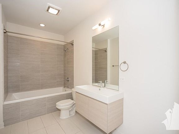 5th image of 858 N Franklin St APT 503L