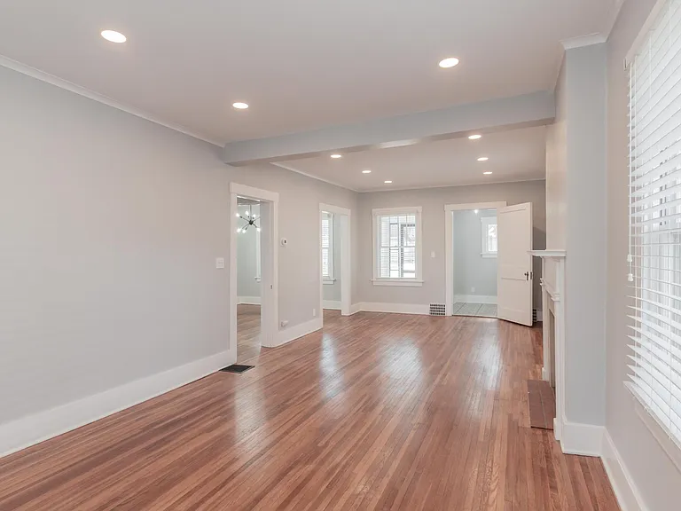 3026 Sewell St — Photo 4