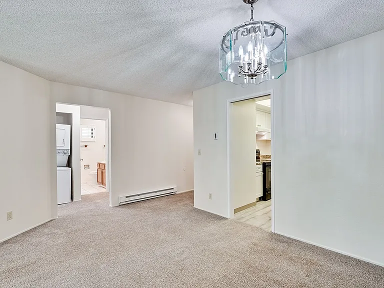 1083 N Abbott Ave — Photo 7