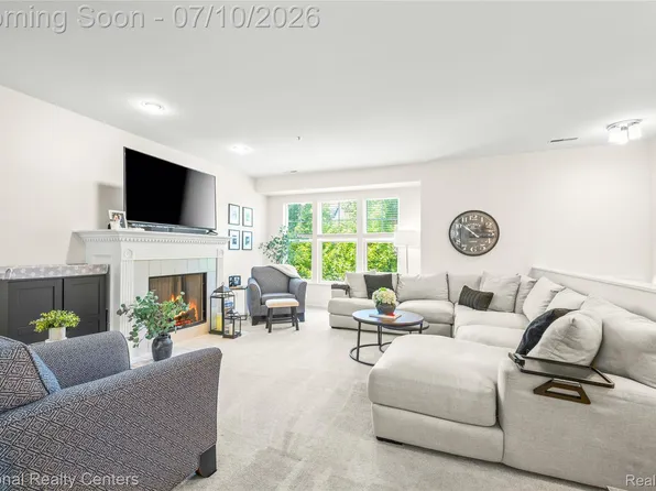 305 Red Ryder Dr, Plymouth, MI 48170