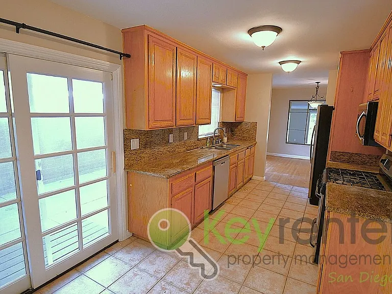 248 L St — Photo 4