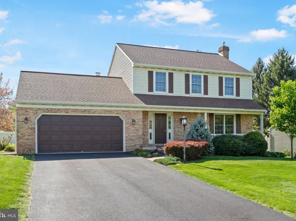 1300 Pennscott Dr, Landisville, PA 17538