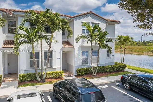 Villas At Nautica One Con — Photo 1