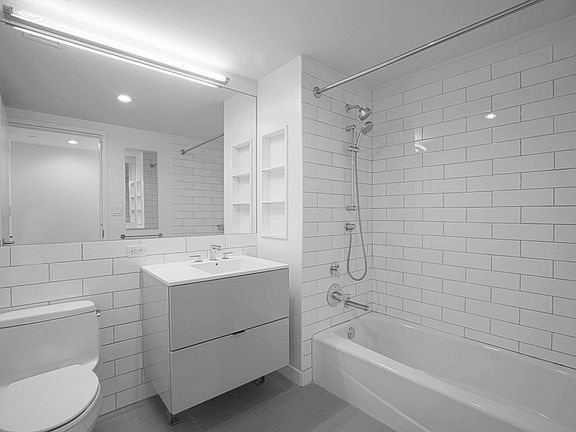3rd image of 400 W 113th St APT 1522