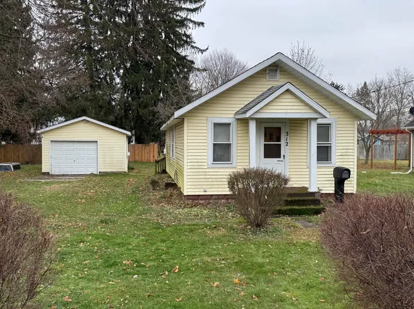 312 Chippewa St, Buchanan, MI 49107