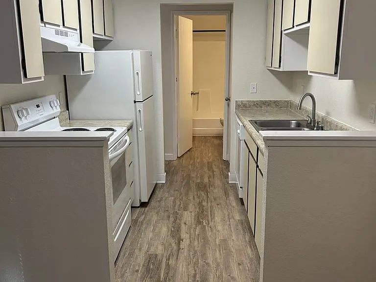 19 S 338th Pl — Photo 4