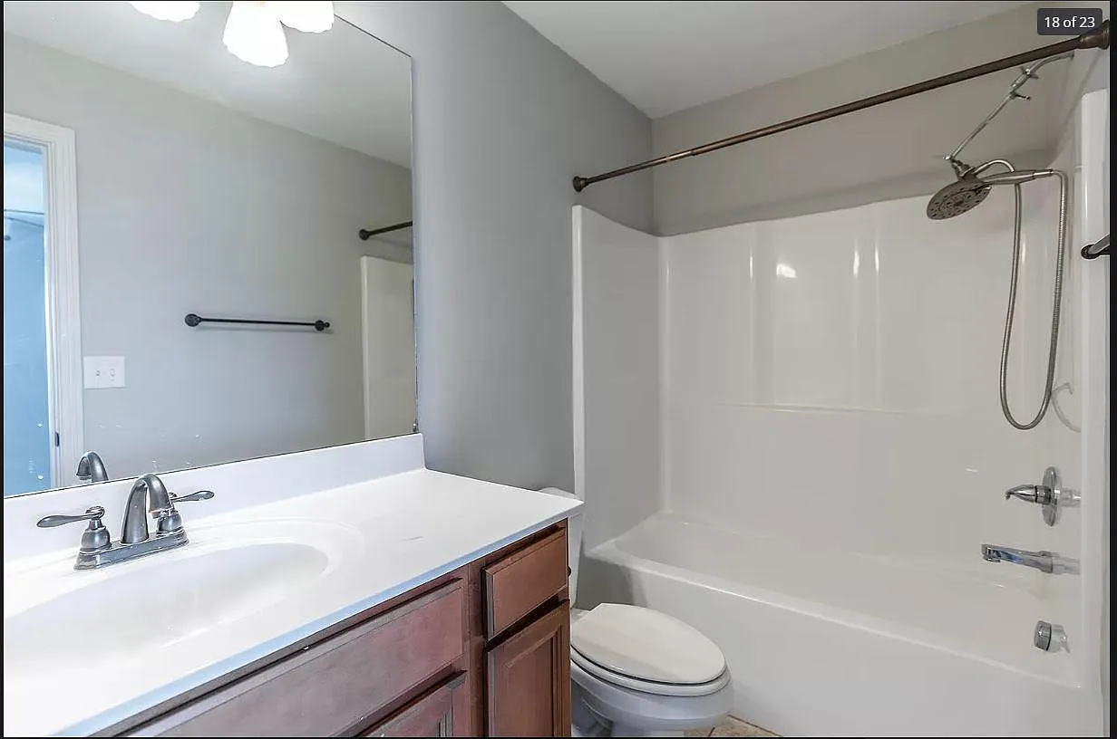3855 Lochdale Ter — Photo 2