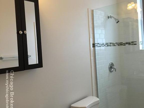 3rd image of 1509 W Lawrence Ave #1
