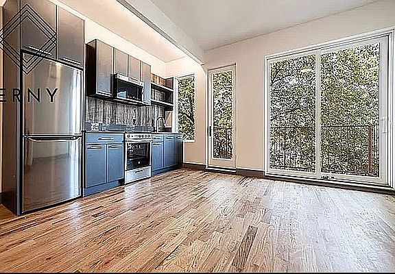 3rd image of 124 New York Ave #3A