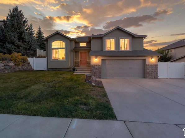 8620 W Equinox Cir, Copperton, UT 84006