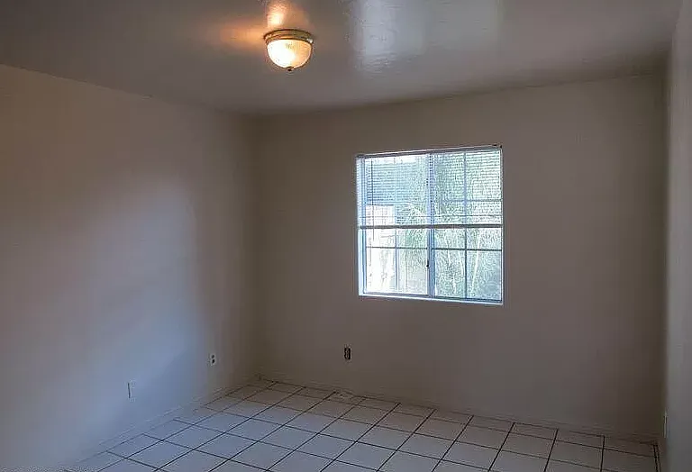 2645 N Dodge Blvd #3 — Photo 9
