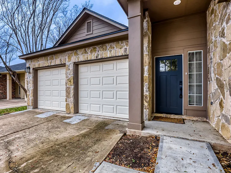 4216 Flat Stone Ct — Photo 4