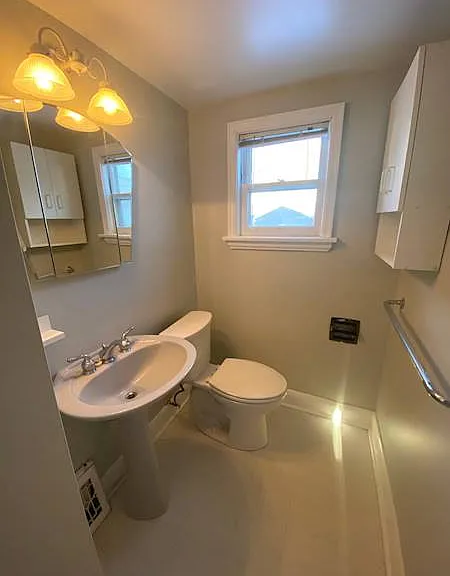 12 Margaret Ave N — Photo 19