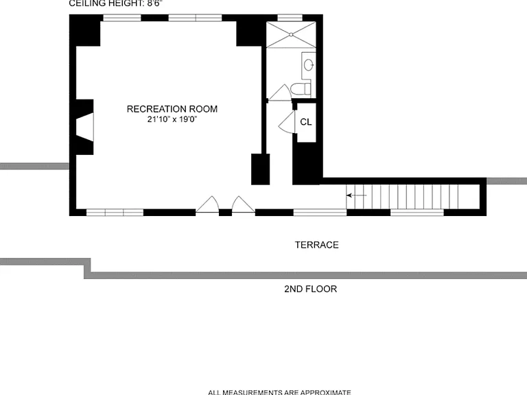 351 E 51st St #Penthouse 8 — Photo 2