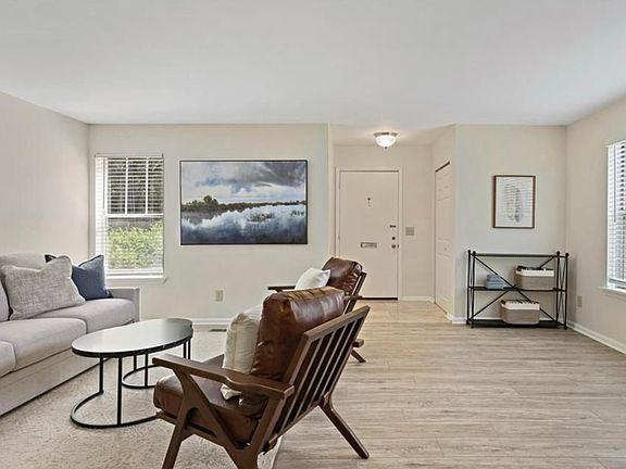 3rd image of 2117 Bucktrout Pl