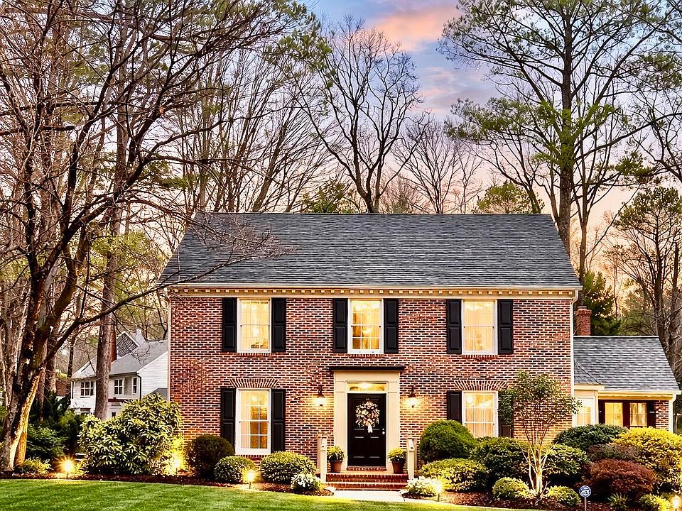 1st image of 8304 N Crestwyck Ct
