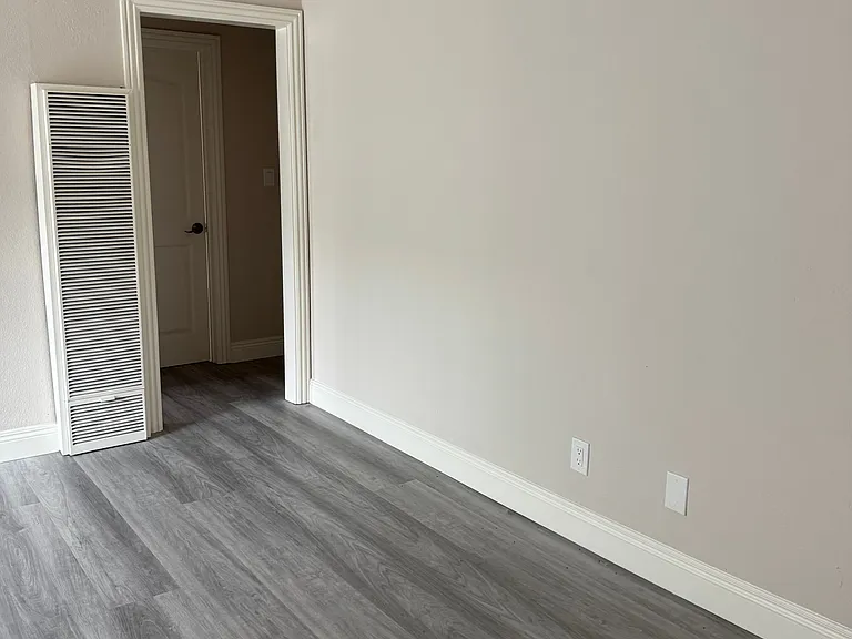 831 S Greenwood Ave #10 — Photo 5
