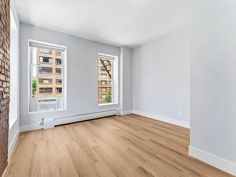 401 E 63rd St #12 — Photo 5