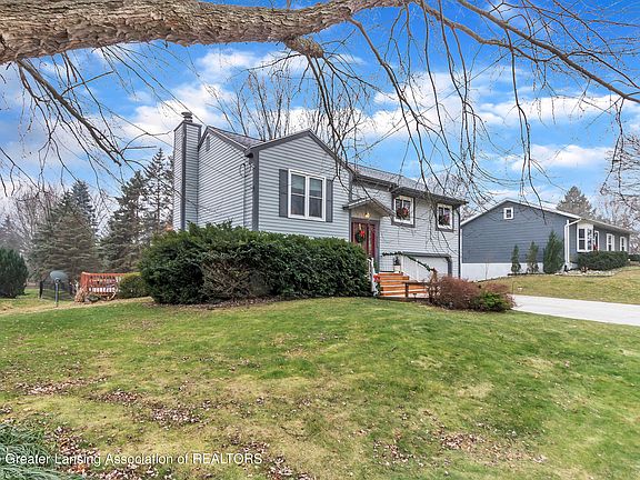 2nd image of 1315 Larkwood Dr