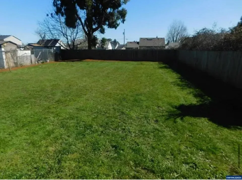 1418 E Lincoln St photo 1