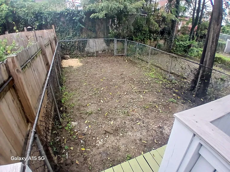 537 E Mayland St — Photo 4