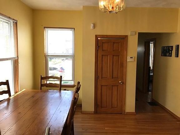 4th image of 32 William St #2