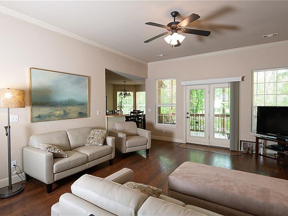 2nd image of 14 Castle Acre Ln