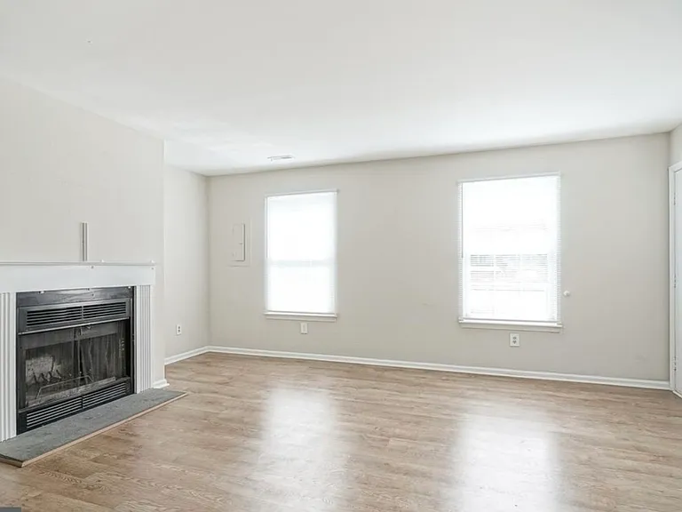 1508 Huntingdon Mews — Photo 4