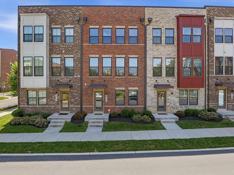 4702 Towne Park Rd — Photo 1