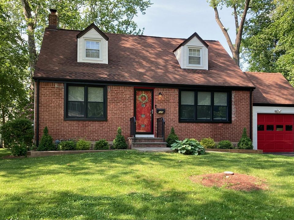 1st image of 125 E George Ave
