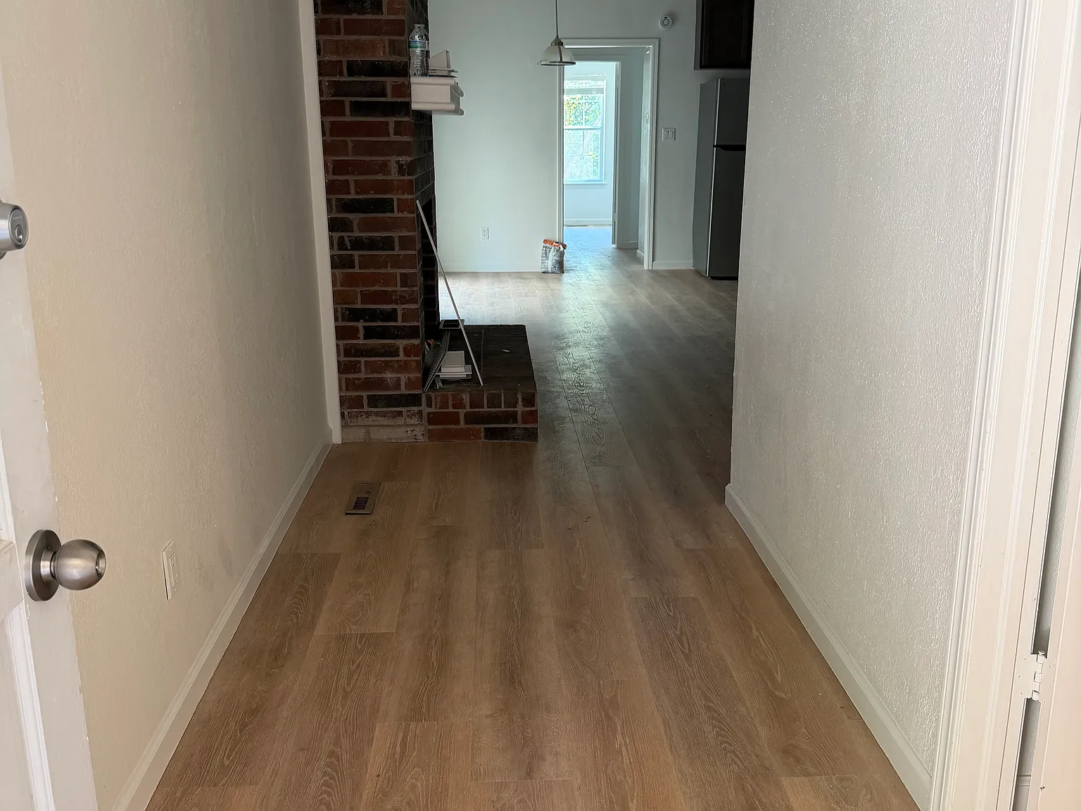3 bed, 1075 sqft, $1,300 — Photo 4