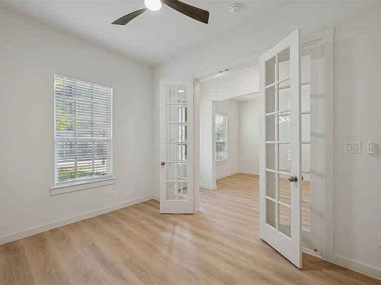 928 Marian Dr — Photo 6