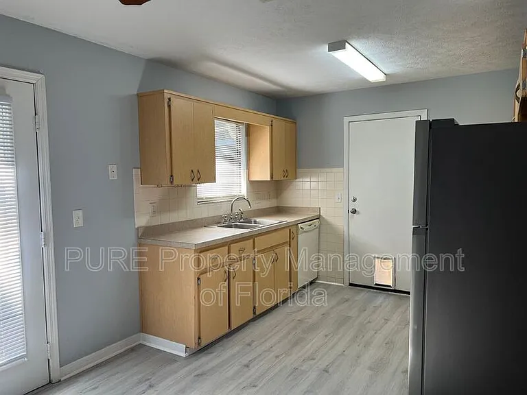 3150 SE 7th St — Photo 17