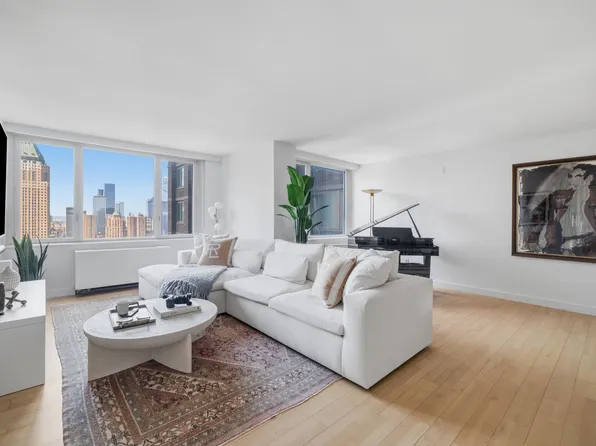 322 West 57th Street image 1 of 9