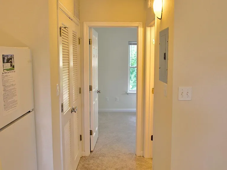 Scholar's Quad Collegiate Apartments — Photo 14