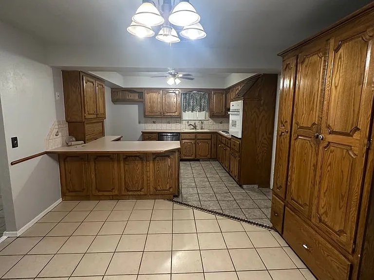 312 S Avery Dr — Photo 33