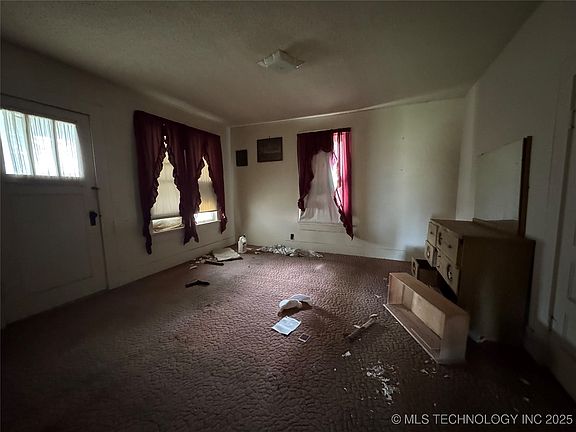 2nd image of 1038 Lehigh Ave