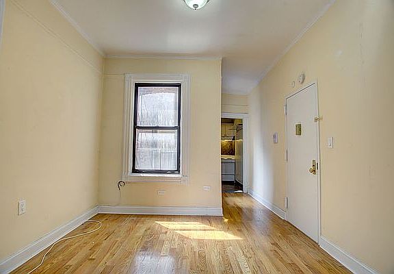 3rd image of 202 W 96th St APT 4a