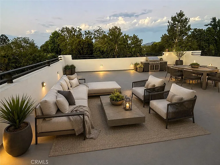 12816 Bloomfield St — Photo 2