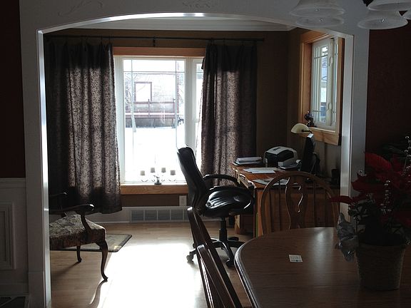 4th image of 820 Willard Ave
