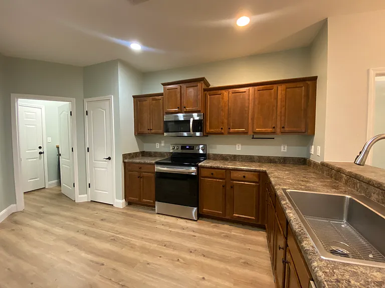 24304 Raynagua Blvd — Photo 3