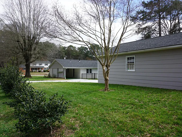 1302 Clinton Rd — Photo 7