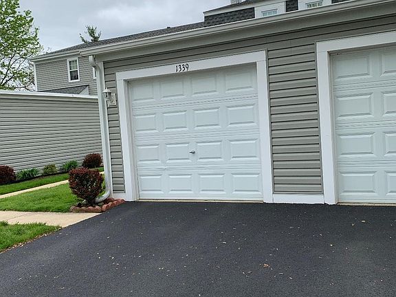 2nd image of 1339 Northampton Ln