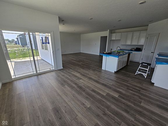 3rd image of 2339 Pine Valley Dr