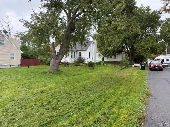 417 Boston Rd, Syracuse, NY 13211