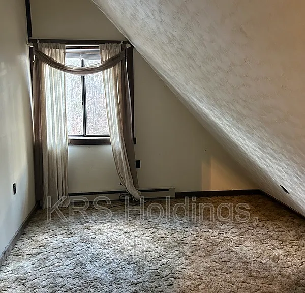 213 Spotswood Ln — Photo 10