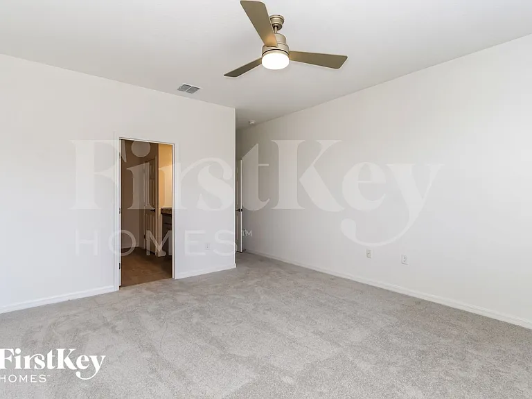 340 Corbel Ln — Photo 8