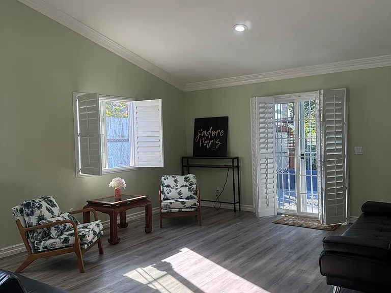1095 Stillwell Ave — Photo 7
